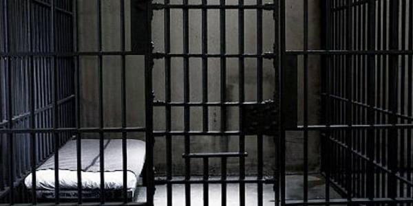 سجون للبيع بفرنسا