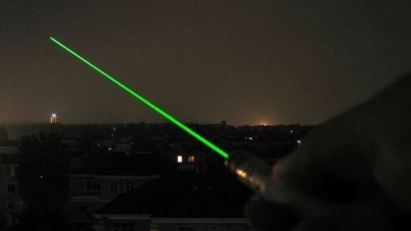 شحن هاتف عن بعد 1.5 كلم باستخدام الليزر