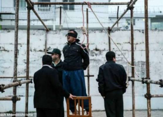 أغرب إعتراف لمتهم محكوم عليه بالأعدام وهو على حبل المشنقة!