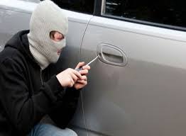 عمان: سُرقت مركبته أمام عينيه خلال ثوان  فيديو