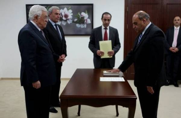 إقالة رئيس القضاء الفلسطيني بعد أشهر من تعيينه.. لماذا؟