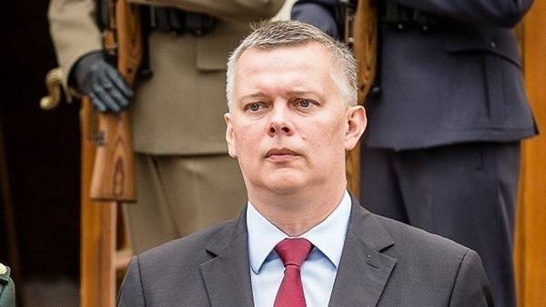 عندما تغضب بولندا من فرنسا يصل الامر حد “المعايرة”: “نحن من علمكم الأكل بالشوكة”