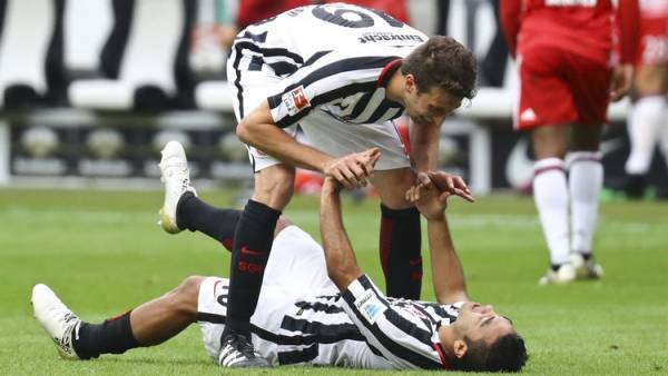 بايرن ميونيخ يسقط في فخ التعادل أمام فرانكفورت في البوندسليغا