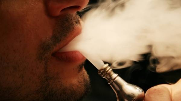 استبعاد لاعبين من معسكر ألمانيا للناشئين بسبب تدخينهما النرجيلة