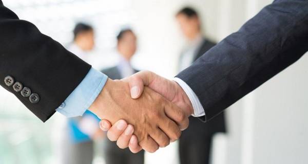 شقيقان يلتقيان بعد ٤٠ عاماً