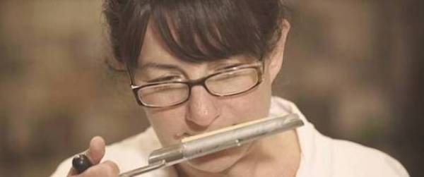 وظيفتها تقتصر على شم الجُبن.. والراتب خيالي!!