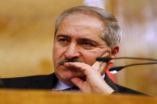 عدم مرافقة ناصر جودة للوفد الوزاري الى السعودية يفتح باب التكهنات.. وحديث عن وجود خلافات!