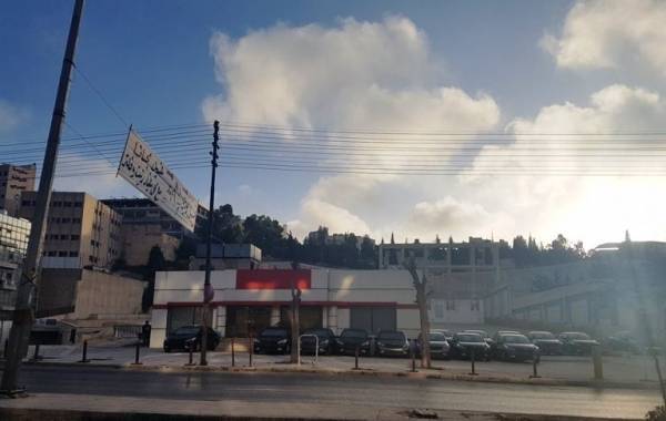 6 مكاتب تأجير سيارات على رأسهم ريشة والامانة تستثنيهم من قرار اخلاء الحدائق!!