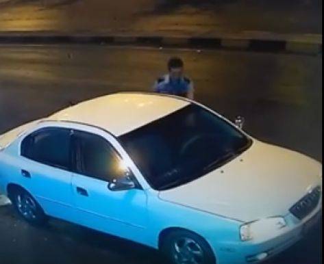 فنجان قهوة يتسبب بسرقة سيارة مواطن في رغدان.. شاهد الفيديو