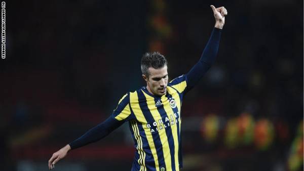 بالفيديو ...جماهير اليونايتد تصفق لفان بيرسي بعد تسجيله هدف في مرماها