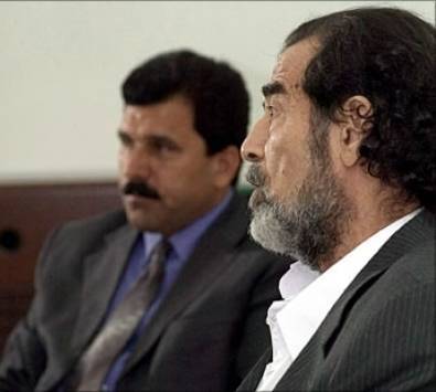 محامي صدام حسين يناشد الملك بالتدخل لاستثناء العراقيين من قرار التربية