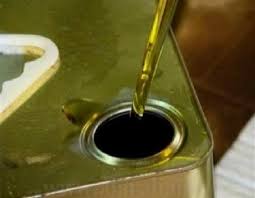 ضبط 250 تنكة زيت زيتون مغشوش