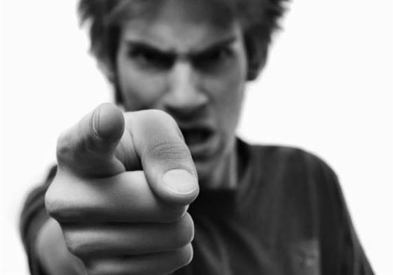 إعجاز نبوي منذ 15 قرنا.. لهذه الأسباب حذر الرسول صلى الله عليه وسلم من الغضب شاهد