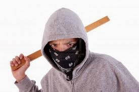 «بلطجية» يفرضون آتاوات على المصانع