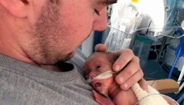 طفلة ولدت بحجم كف.. هذه قصة نجاتها المؤثرة