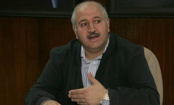 مجرد لافتة.... ما هكذا تورد الإبل يا حازم الناصر..!؟؟