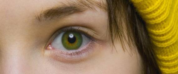 ليست مزحة.. كيف يمكن للطعام أن يغيِّر لون عينيك؟!