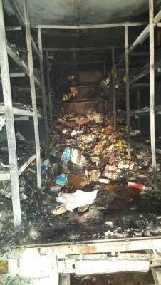 شاحنة تشتعل خلال مسيرها في الزرقاء