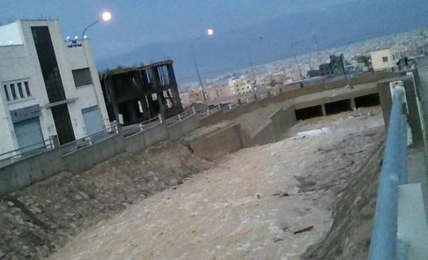 تأمين 66 شخصا داهمتهم السيول جنوبي الأردن