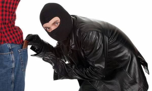 من هو الحرامي المشاكس الذي يرعب أهالي الزرقاء..!؟