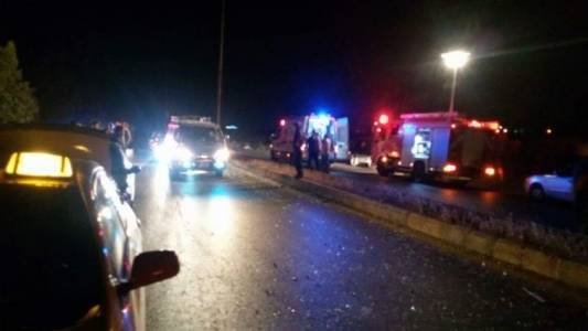 اصابة 6 أشخاص بحادث تصادم باربد