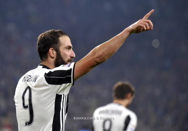 مارادونا يفتح النار على هيجواين