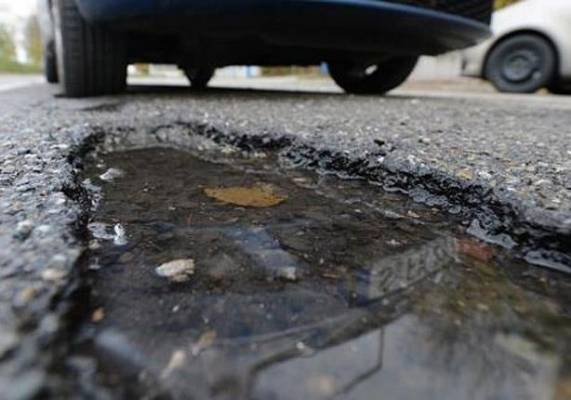 ما هي الاضرار الناتجة من تعرض السيارة للحفر ومطبات الطريق