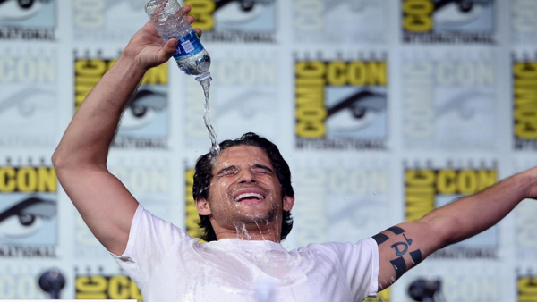 ماذا يحدث لو شربت الماء فقط مدة شهر كامل؟