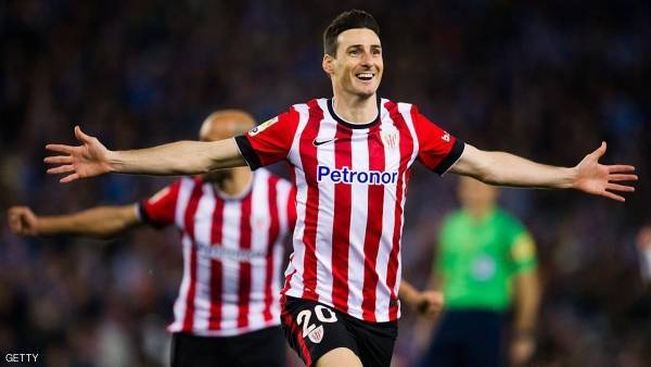 أدوريز يتحدى عمره ويضمن مكانا في تشكيلة إسبانيا