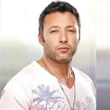 أحمد فهمي يعثر على شبيهه في الأردن.. شاهد الصورة