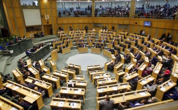 سياسيون يتوقعون نيل الحكومة ثقة مريحة