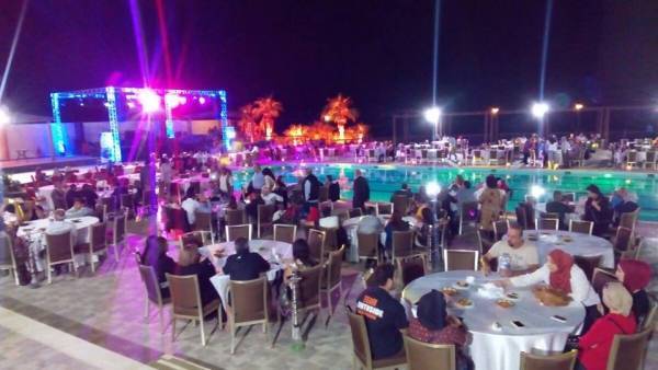 بالصور.. اهانه للصحفيين في حفل بفندق بالبحر الميت