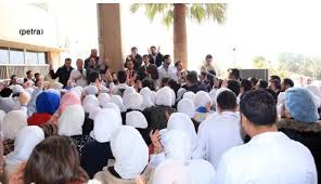 نقابة الممرضين تهدد بالإضراب احتجاجاً على توقيف قابلة