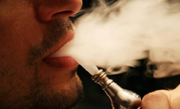 عمّان: إغلاق كوفي شوب يقدم الأرجيلة للأطفال