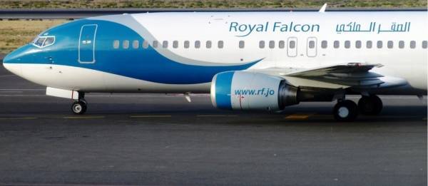 موظفون في الصقر الملكي يطالبون بمستحقاتهم المالية