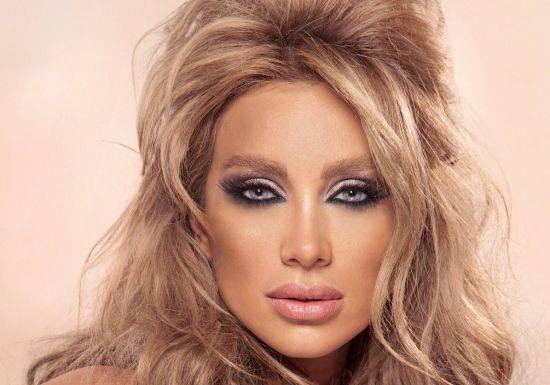 مايا دياب تنافس إحدى الراقصات الشرقيات على الرقص… شاهد الفيدديو