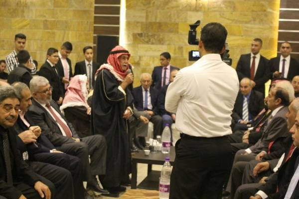 جاهة كبيرة ترافق محمود نجل رياض ابو الرب .. الف مبروك