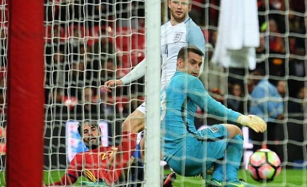 إسبانيا تتعادل مع إنجلترا في اللحظات الأخيرة