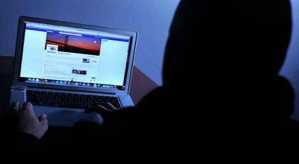 عشريني ابتز فتاة عبر فيسبوك إلى المدعي العام