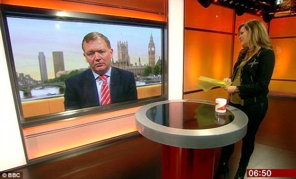 مذيعة BBC كادت أنْ تلد طفلها على الهواء مباشرة .. وهذا ما حدث!«شاهد»