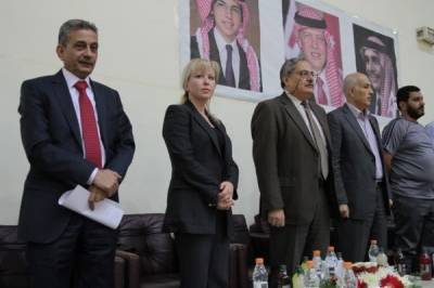 بالصور  عطاري يفتتح بطولة الاستقلال الكروية