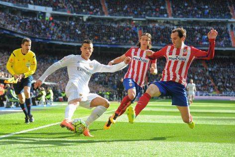 ديربي بين ريال مدريد وأتلتيكو مدريد... وبرشلونة يتربص