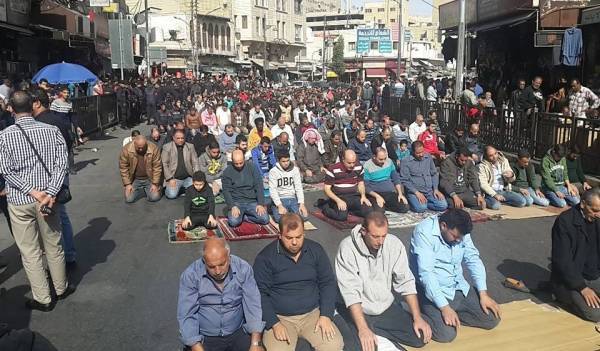 الأردنيون يؤدون صلاة الاستسقاء