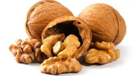 مكسرات الجوز تحسّن مزاج الشباب