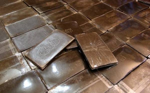 احباط تهريب 42 كف حشيش  وسلاح ناري