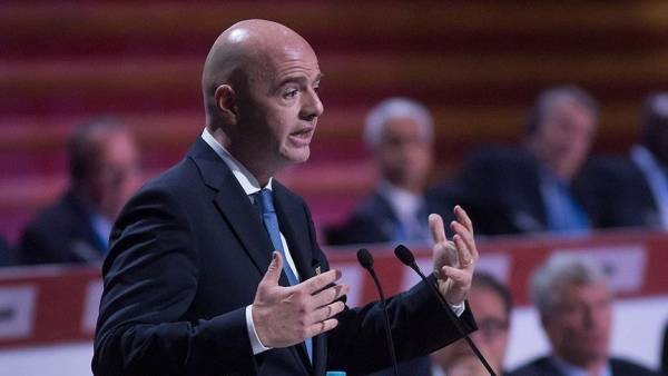 رئيس فيفا يسعى لزيادة عدد فرق مونديال الأندية إلى 32