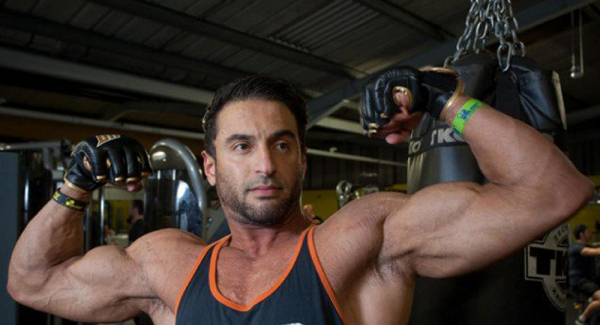 (بالصور) وفاة بطل كمال أجسام...بسبب خنفساء