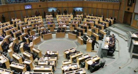 مجلس النواب يبدأ جلسة مناقشة الثقة بحكومة الملقي