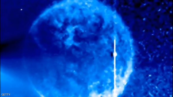 جسم غريب أمام الشمس يثير ذهول فلكيين