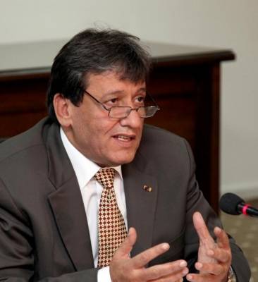 نجل الوزير وجيه عزايزة عضواً في مجلس إدارة شركة تأمين